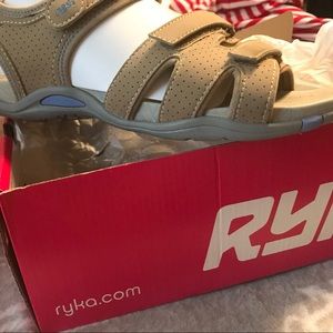 Women ryka sandals